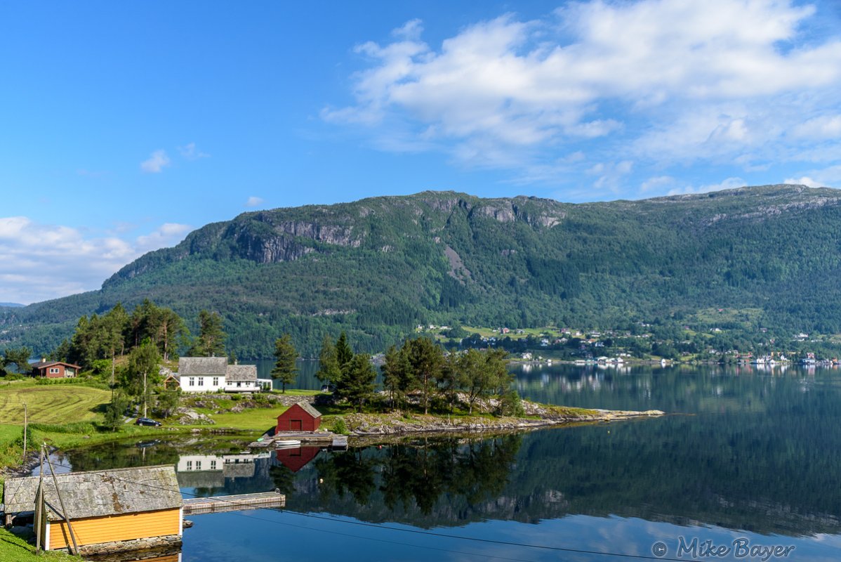 am Eikelandsfjord